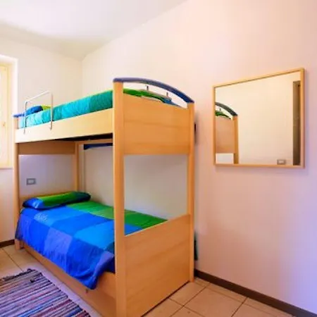 Apartment Bruce Macwilson Zoca Sala Comacina